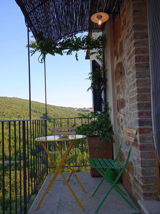 Casa Vacanze "Nonna Vela" Petroio Eksteriør bilde